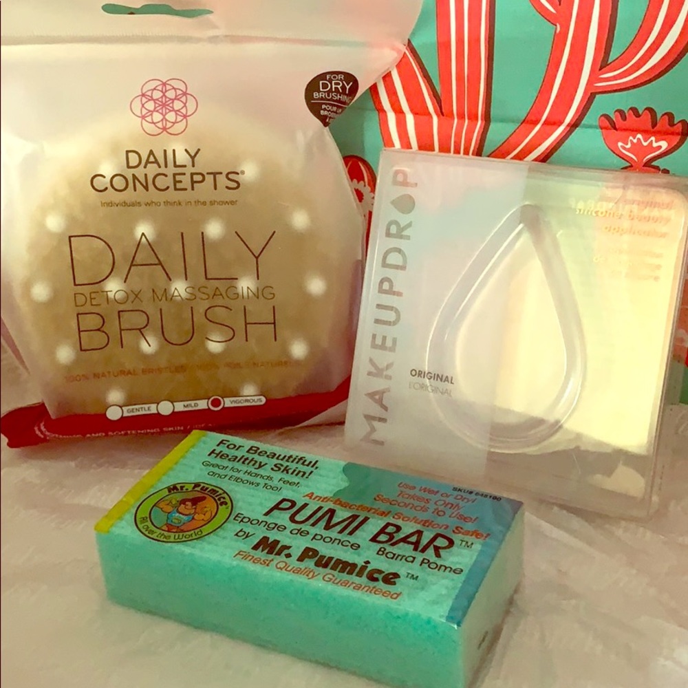 Makeup and skin care bundle
